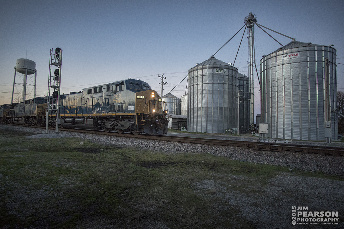 January 2, 2016 - At dusk, CSX Q647 heads through Trenton, Ky, as it makes it's way south on the Henderson Subdivision. - Tech Info: 1/640 | f/2.8 | ISO 3600 | Lens: Nikon 18mm with a Nikon D800 shot and processed in RAW.