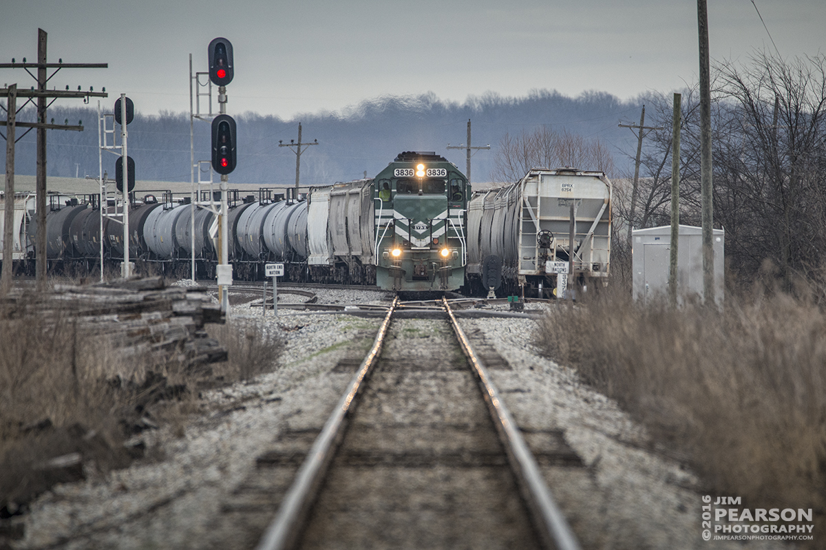 January 7, 2016 - A Evansville Western Railway local, with engine 3836 in the lead, works at dropping off and picking up cars at the north end of Nations Siding, just outside Mount Vernon, Indiana. - Tech Info: 1/1250 | f/6.3 | ISO 1100 | Lens: Sigma 150-600 @ 600mm with a Nikon D800 shot and processed in RAW.