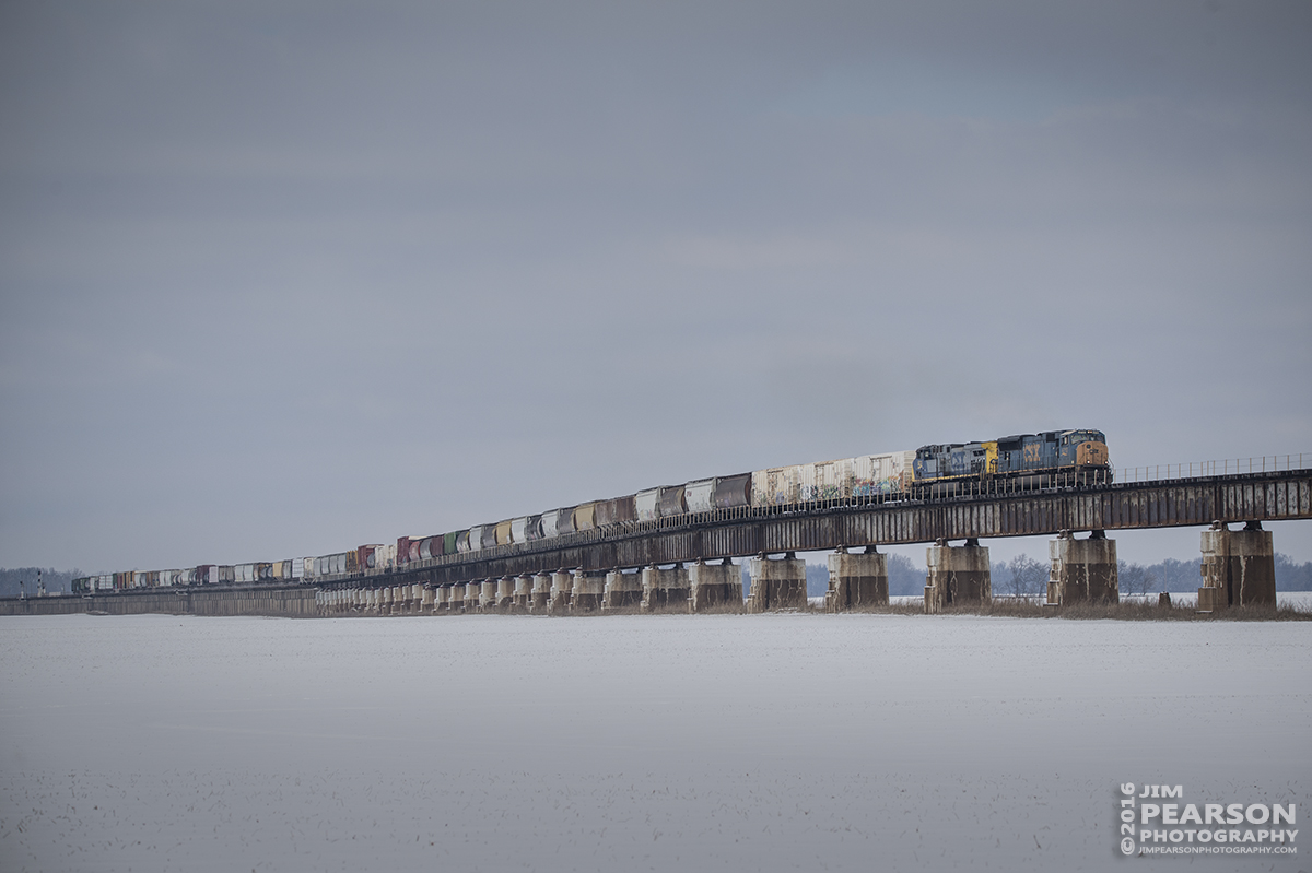 January 20, 2016 - CSX Q647 makes its way up the viaduct at Rham, Indiana as it heads north on the Henderson Subdivision. - Tech Info: 1/1250 | f/6.3 | ISO 110 | Lens: Sigma 150-600 @ 150mm with a Nikon D800 shot and processed in RAW.