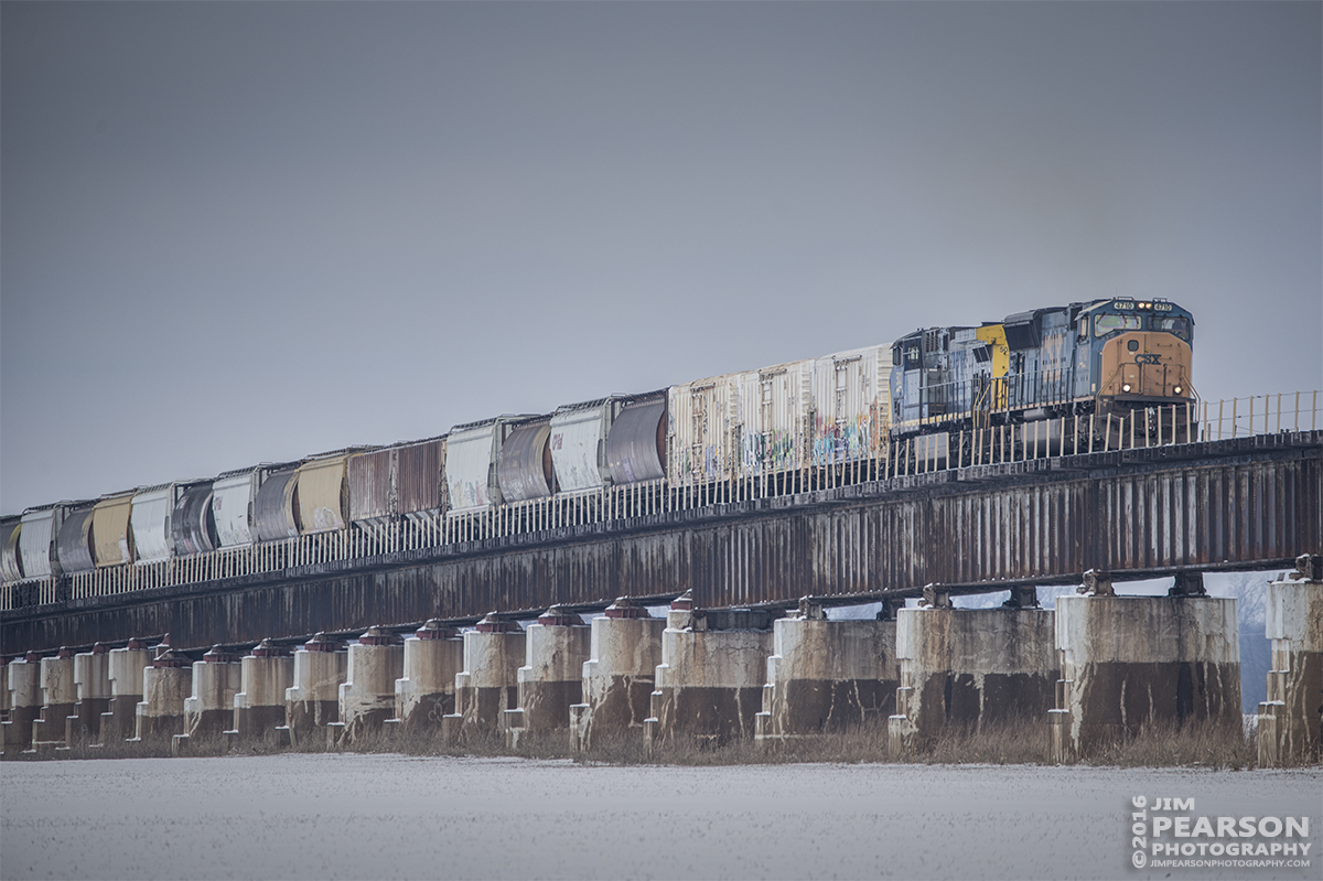 January 20, 2016 - CSX Q647 makes its way up the viaduct at Rham, Indiana as it heads south on the Henderson Subdivision. - Tech Info: 1/1250 | f/6.3 | ISO 110 | Lens: Sigma 150-600 @ 150mm with a Nikon D800 shot and processed in RAW.