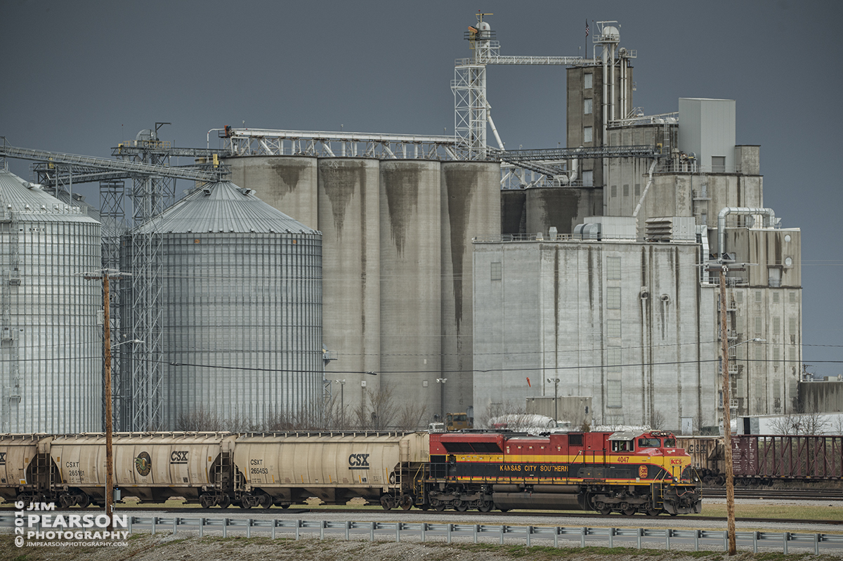 March 9, 2016 - Kansas City Southern engine leads CSX local J25-09 as it works in the south end of CSX's Casky Yard at Hopkinsville, Ky on the Henderson Subdivision. - Tech Info: 1/1000 | f/5.3 | ISO 400 | Lens: Sigma 150-600 @ 240mm on a Nikon D800 shot and processed in RAW.