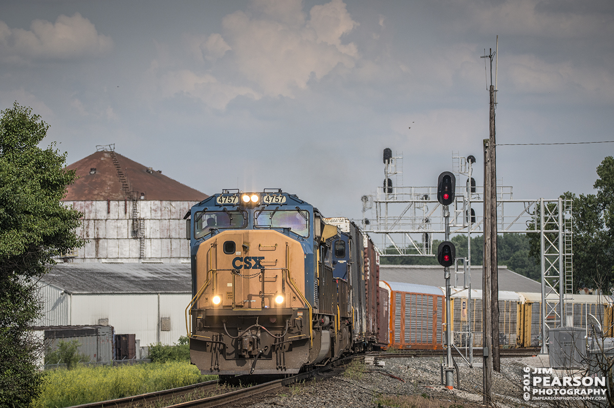 June 1, 2016  CSX Q244-01 comes off the Texas Line onto the Henderson Subdivision at Henderson, Ky as it heads north with its autorack train. - Tech Info: 1/3200 | f/5.3 | ISO 450 | Lens: Sigma 150-600 @ 185mm with a Nikon D800 shot and processed in RAW.