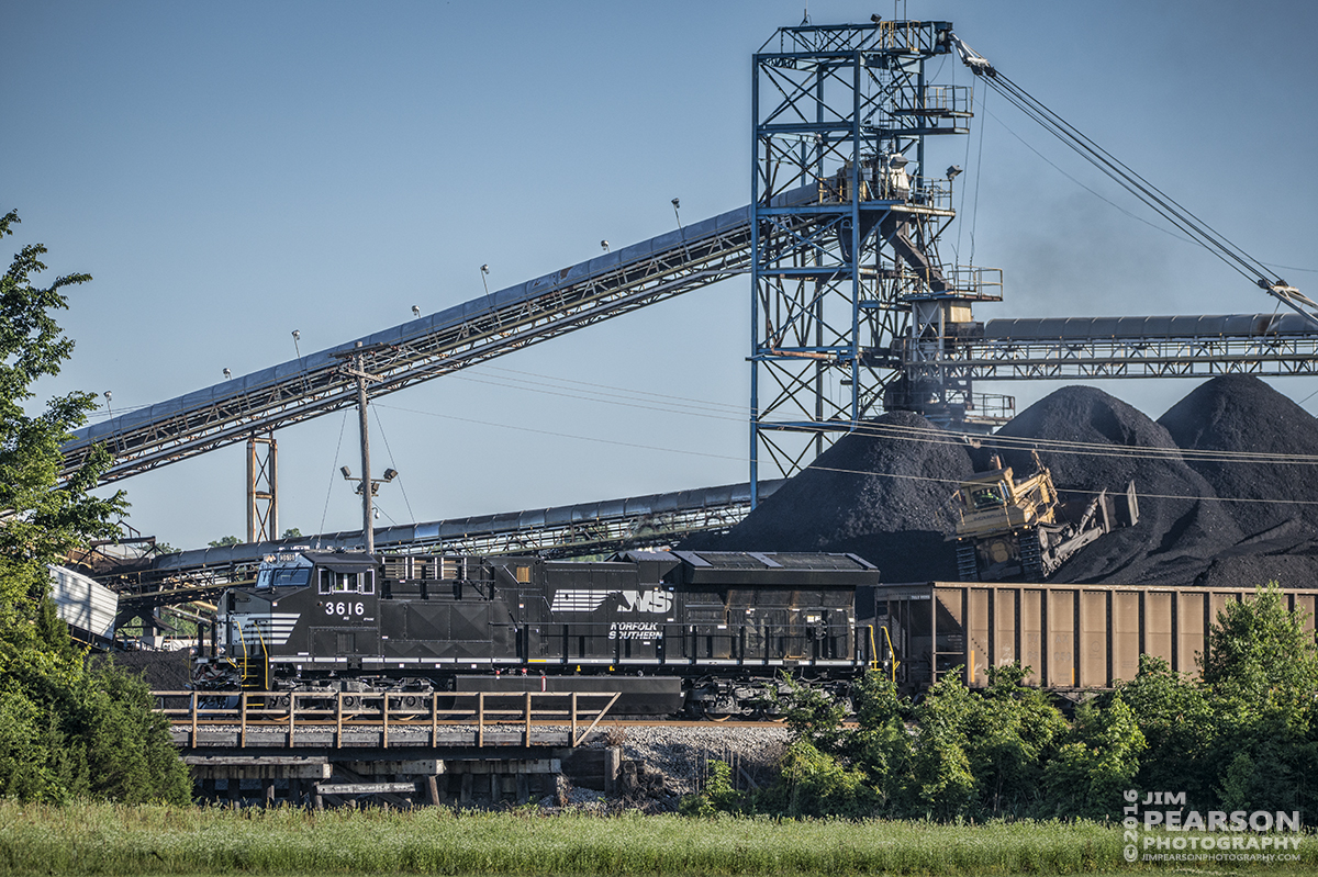 June 8, 2016  Paducah and Louisville Railway LSX1 prepares to load its Norfolk Southern Train at Warrior Coal in Madisonville, Ky with three brand new Tier 4 ET44AC's. There were supposed to be four, but one died in Louisville and one of the DPUs also died in route to Madisonville from Louisville. NS is sending two other units to Madisonville to help bring the train back to Louisville this afternoon. The Tier 4 units will lead on each end, from what I'm told, on the return trip. "The ET44ACs are: 3616 (leading) 3621 (DIT) and 3623. - Tech Info: 1/1600 | f/5.3 | ISO 500 | Lens: Sigma 150-600 @ 240mm with a Nikon D800 shot and processed in RAW.