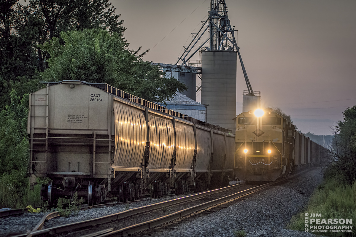 August 22, 2016 - Norfolk Southern Heritage Unit 1067, "Reading Lines" makes makes its way south through Carlisle, Indiana, on CSX's CE&D Subdivision, to Oaktown, IN to pickup a load of coal.