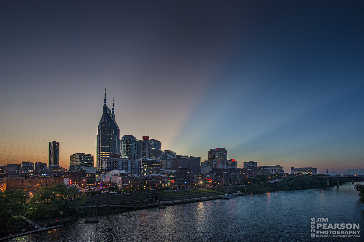 09-09-16-twilight-in-downtown-nashville-tn