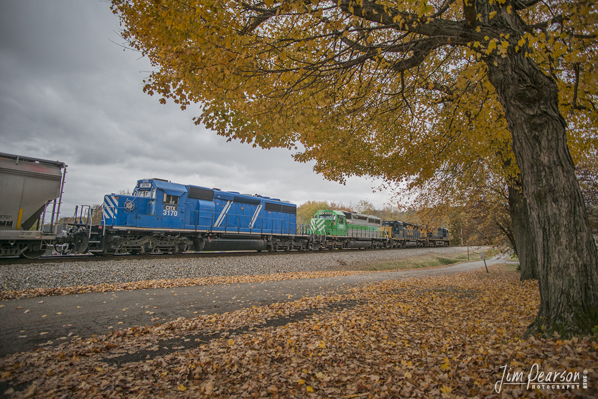 November 9, 2018 - CSX Q647, with lease units CITX 3059 and 3170 trailing in the consist, make their way south on the Henderson Subdivision at Mortons Gap, Ky on this cloudy fall day. - #jimstrainphotos #kentuckyrailroads #trains #nikond800 #railroad #railroads #train #railways #railway #csx #csxrailroad