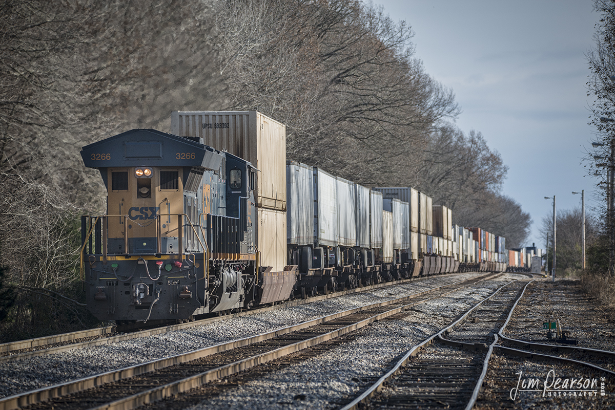 December 12, 2018 - CSXT 3266 brings up the rear as the DPU on a 10,000+ foot intermodal on Q025-11 as it heads south out of Guthrie, Ky on the Henderson Subdivision. - #jimstrainphotos #kentuckyrailroads #trains #nikond800 #railroad #railroads #train #railways #railway #csx #csxrailroad