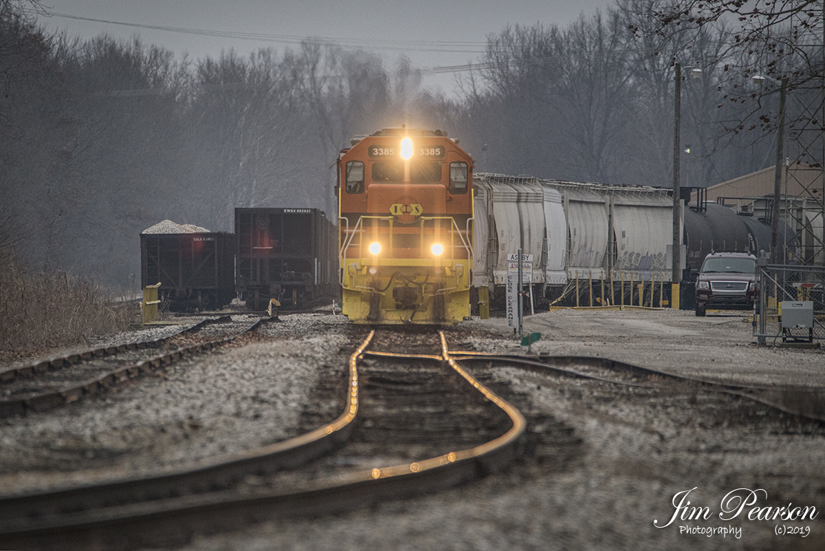January 1, 2019 - Rails are aglow from the headlights of Indiana Southern Railroad 3385 as it works Ashby Yards at Petersburg, Indiana, as light from the first day of the year begins to fade toward night. - #jimstrainphotos #indianarailroads #trains #nikond800 #railroad #railroads #train #railways #railway #isrr #indianasouthernrailroad
