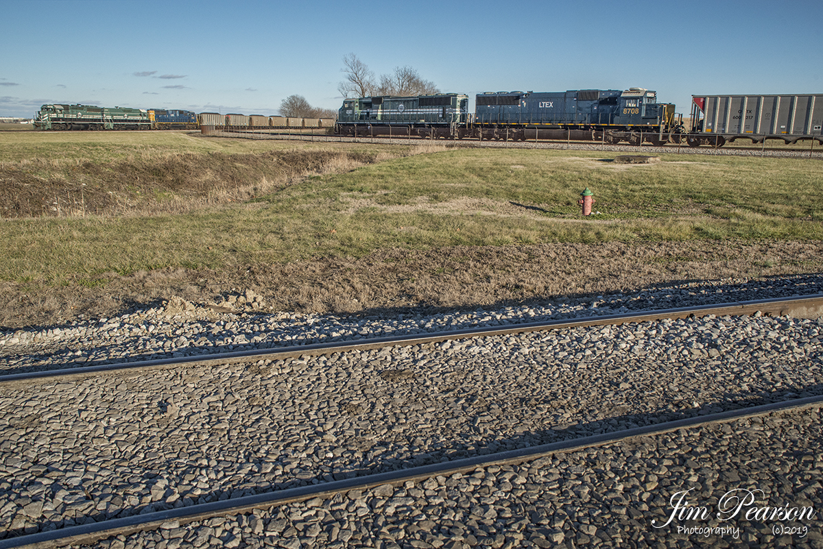 January 9, 2019 - The head end of Evansville Western Railway's EVW5 (with 4501 and LTEX 8708 leading) catches to the rear end of its loaded coal train (EVWR 2103, 2108 and LTEX 8740 as DPUs) as it makes its way around the loop at the Mount Vernon Terminal at Mount Vernon, Indiana, delivering a load. - #jimstrainphotos #indianarailroads #trains #nikond800 #railroad #railroads #train #railways #railway #evwr #evansvillewesternrailway