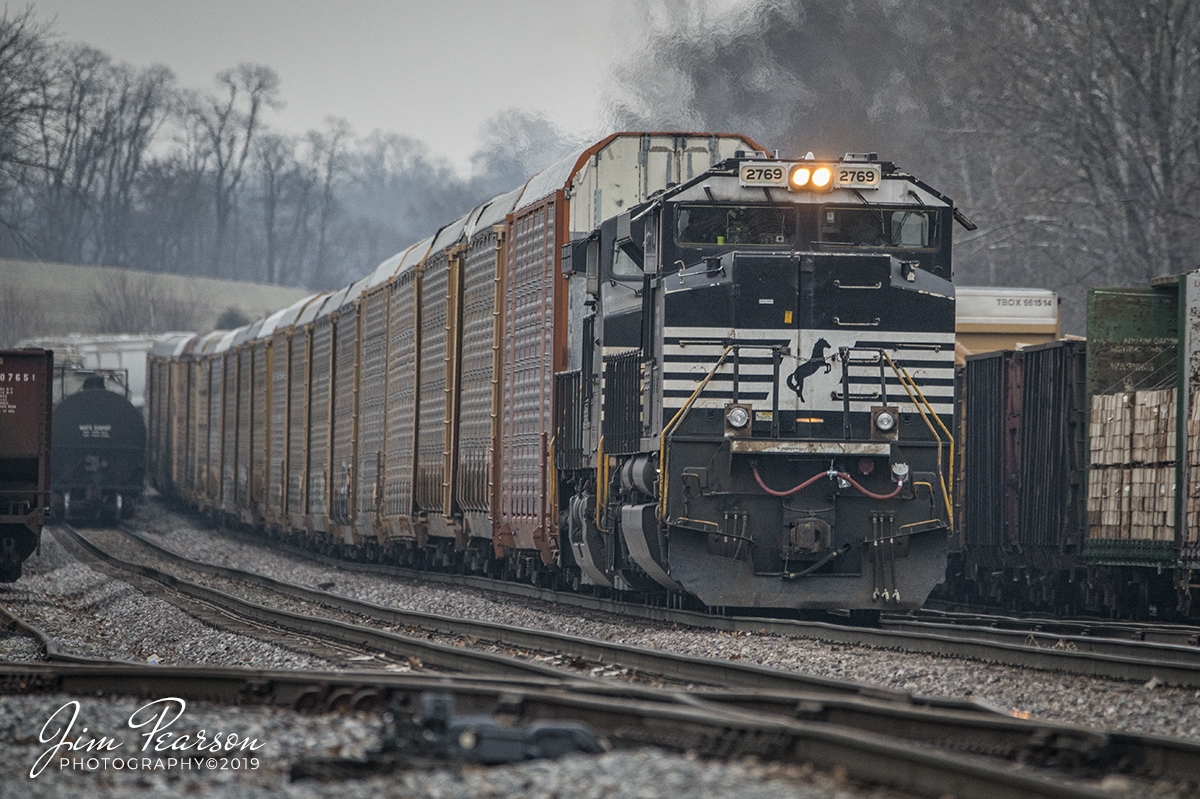 January 17, 2019 - Norfolk Southern autorack 875 pulls though the yard to the crosswalk where it will do a crew change, at Princeton, Indiana on the NS Southern-East District. - #jimstrainphotos #indianarailroads #trains #nikond800 #railroad #railroads #train #railways #railway #ns #nsrailway #norfolksouthern