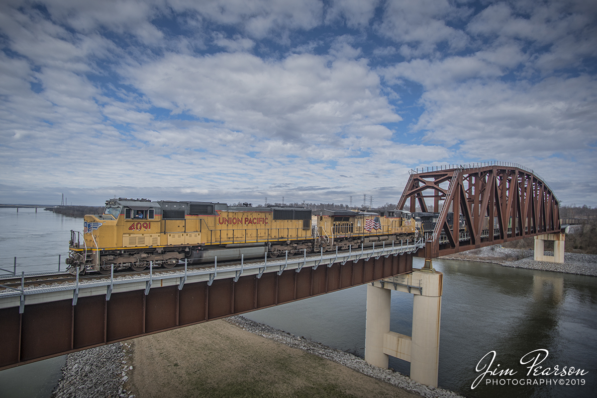 February 2, 2019 - Union Pacific 4091 heads up Paducah and Louisville Railway WYX1 (Z4091) as it heads south over the Tennessee River at Kentucky Dam in Gilbertsville, Ky with a loaded train of coke bound for Calvert City Terminal. - #jimstrainphotos #kentuckyrailroads #trains #nikond800 #railroad #railroads #train #railways #railway #pal #palrailway #paducahandlouisvillerailway
