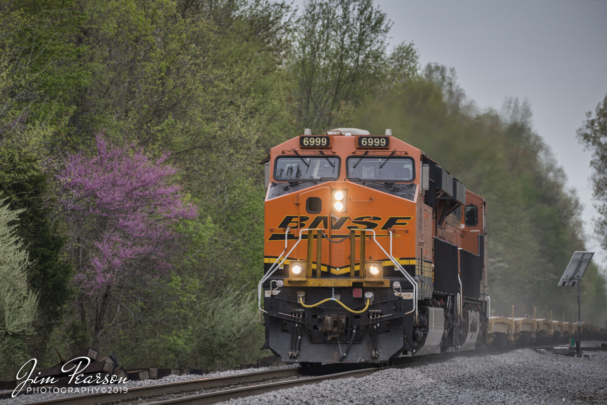 WEB-04.17.19 BNSF 6999 NB at PAL West Yard, Madisonville, Ky