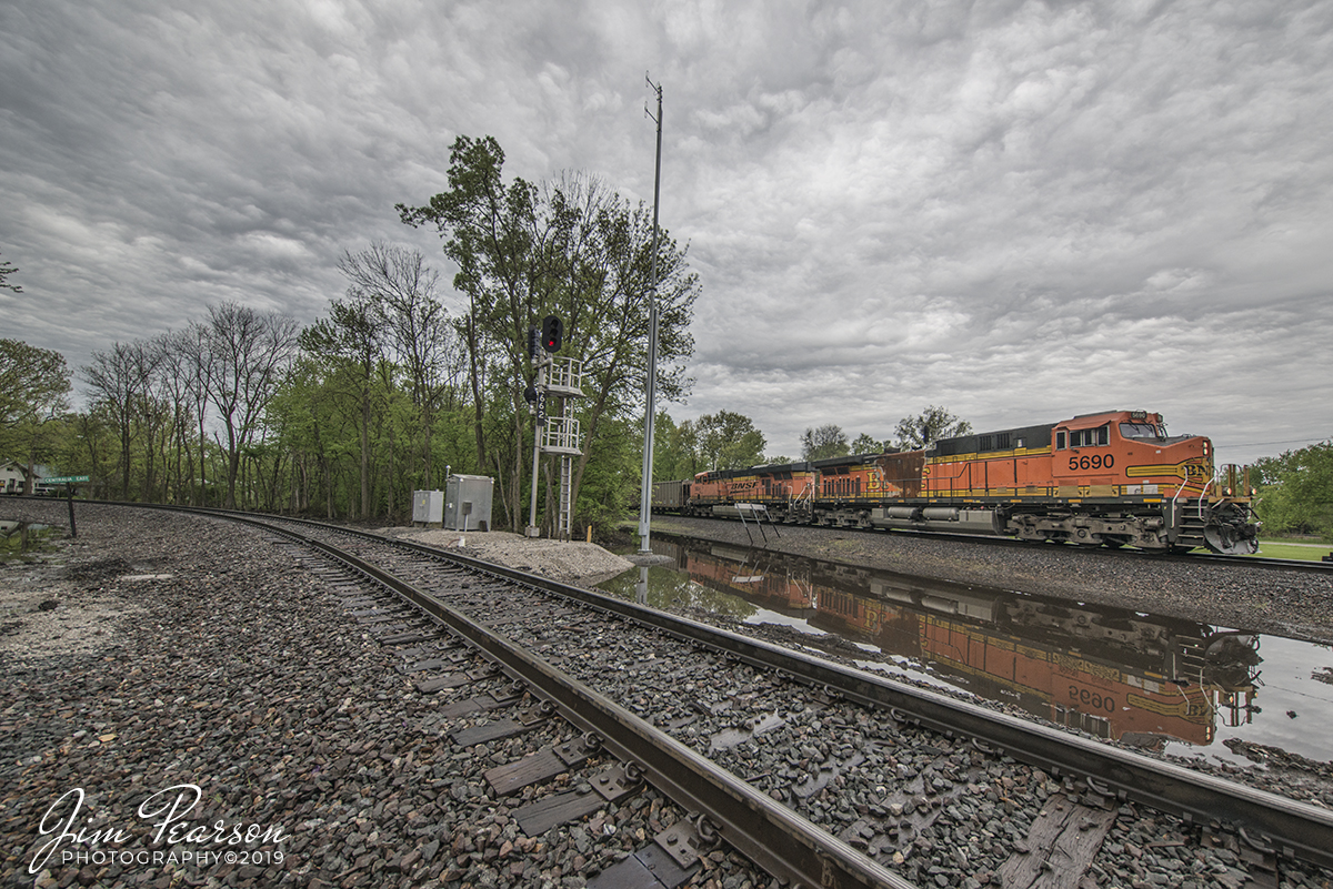 WEB-04.27.19 BNSF 9690 Coal Train WB at Centraila, IL