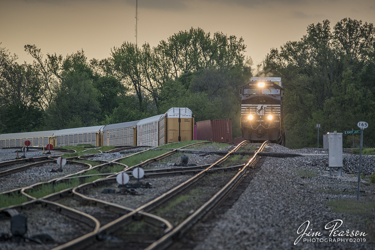 WEB-04.27.19 NS 223 EB at East Junction, Princeton, IN
