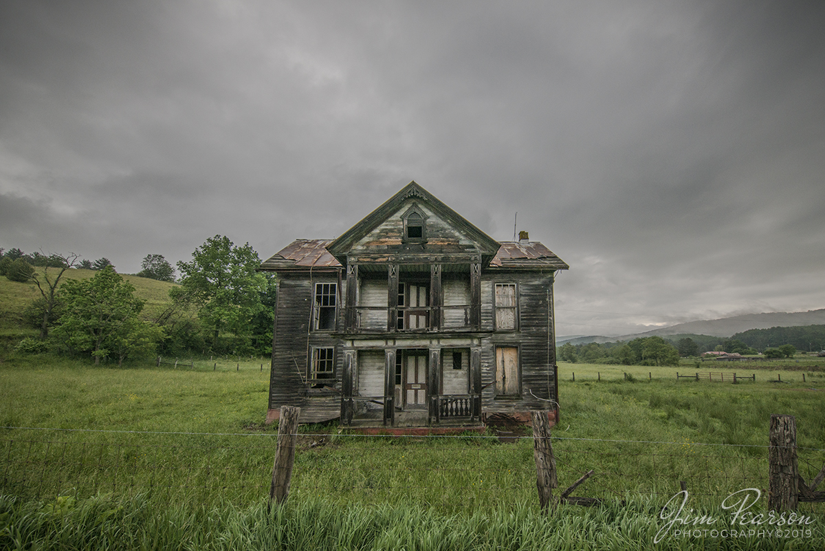 WEB-05.27.19 Old house outside Dunmore, WV