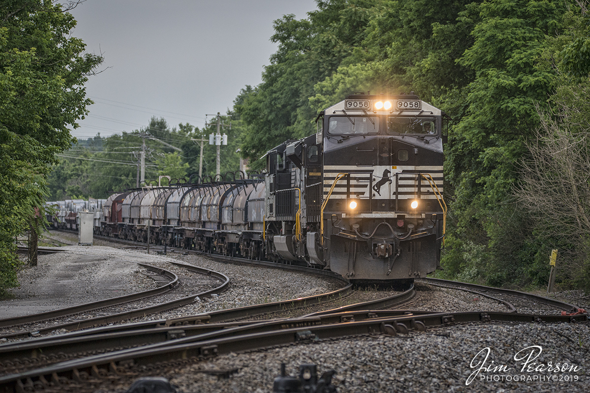 WEB-06.04.19 NS WB Loaded Coil Train at Larrenceburg, Ky