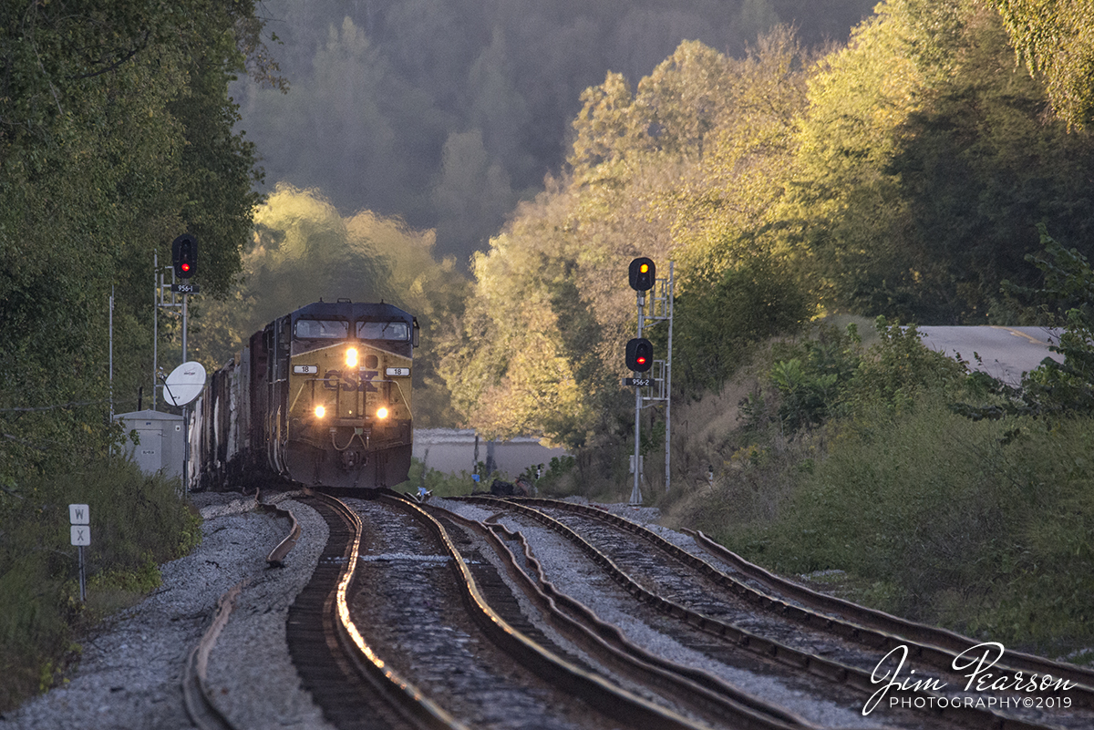September 22, 2019 - CSX Q581 heads southbound at Sherwood, Tennessee, on the Chattanooga Subdivision, with CSXT #18 leading the way.