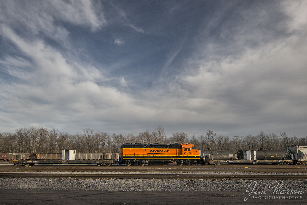 December 21, 2019 - A newly rebuilt/repainted BNSF GP-39 sits between two shoving platforms in the north end of the yard at Paducah & Louisville Railway in Paducah, Kentucky.