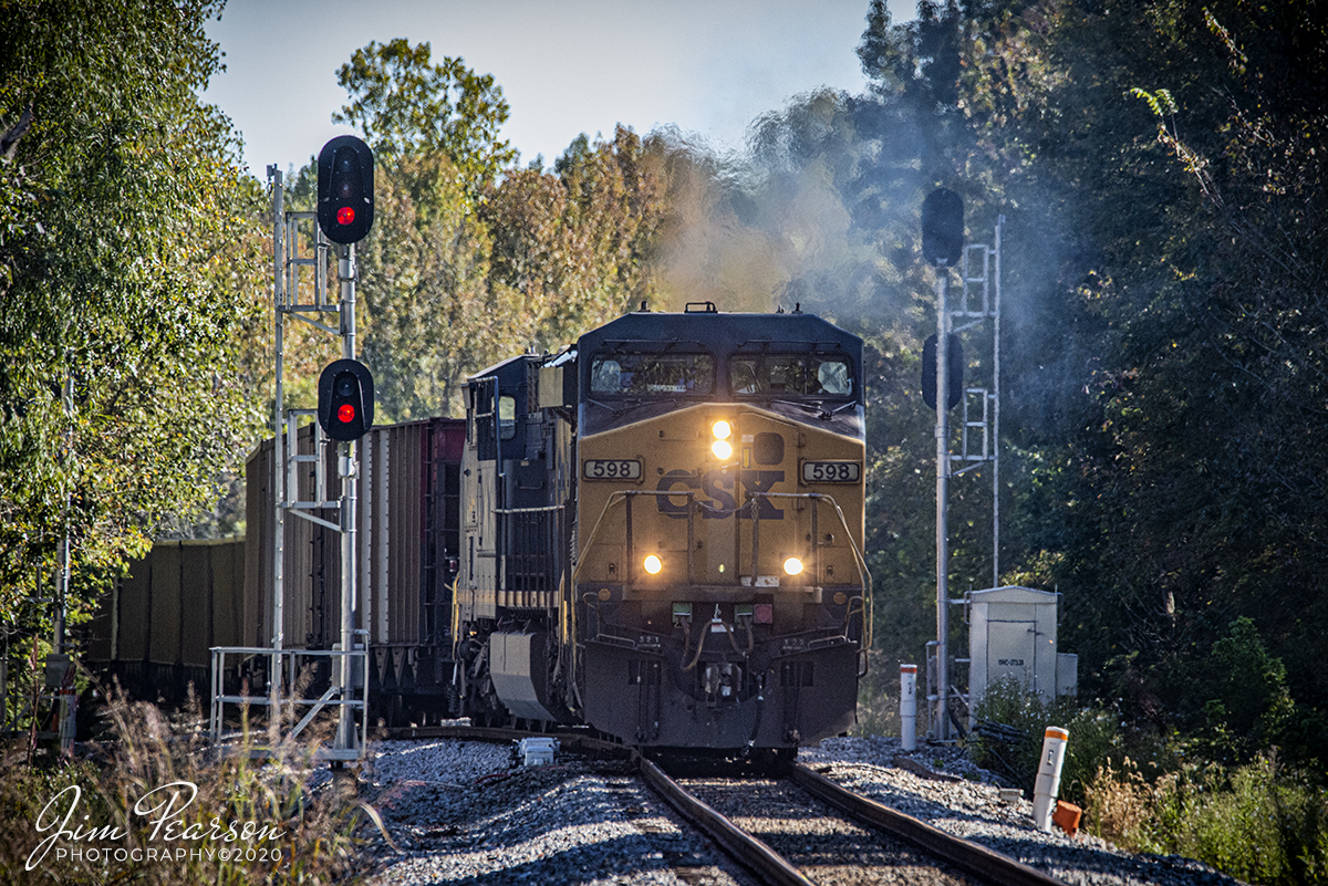 October 5, 2020 - CSXT 598 snakes its way off the east diamond lead, with a Paducah and Louisville Railway crew on empty coal train PAL PNX1, onto the CSX Henderson Subdivision at Madisonville, Ky after bringing it back from Calvert City Loadout at Calvert City, Ky.

Tech Info: Full Frame Nikon D800, RAW, Sigma 150-600 @ 500mm, f/9, 1/1000, ISO 2000.