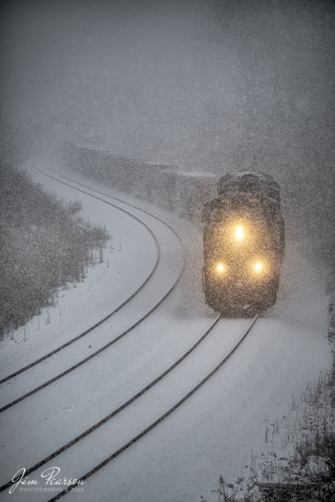 CSX I025 heads through the S curve at Nortonville, KY through the heavy snow that fell on the region on January 6th, 2022, as it heads south on the Henderson Subdivision with CSXT 3057 leading the way.

Tech Info: Nikon D800, RAW, Sigma 150-600 @ 150mm, f/5, 1/640, ISO 110.

#trainphotography #railroadphotography #trains #railways #jimpearsonphotography #trainphotographer #railroadphotographer