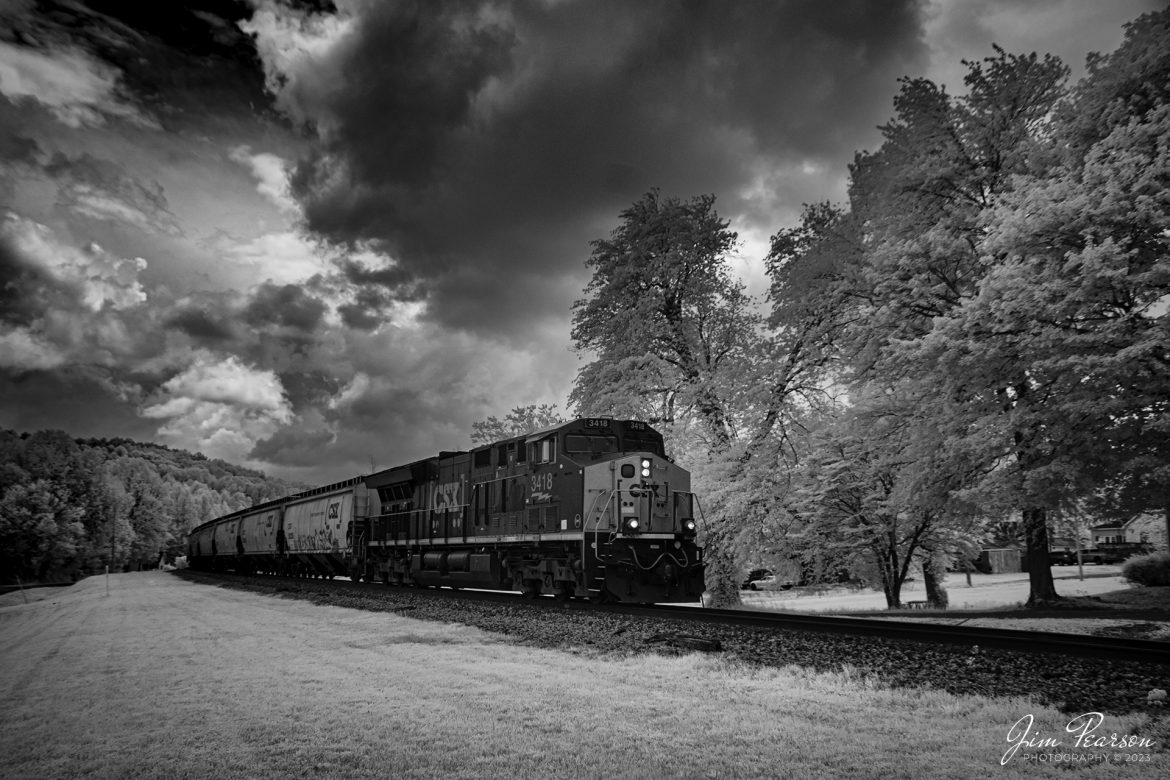 Saturday Infrared photo - Drama is one of the major things I like about the look of black and white Infrared photography of trains! It produces a great look for that I love, as with this shot of empty CSX grain express train, G304 as it rounds the curve coming into downtown Mortons Gap, Kentucky shows as it heads north on the Henderson Subdivision.

Tech Info: Fuji XT-1, RAW, Converted to 720nm B&W IR, Nikon 18-250 @ 22mm, f/4, 1/550, ISO 200.

#trainphotography #railroadphotography #trains #railways #jimpearsonphotography #infraredtrainphotography #infraredphotography #trainphotographer #railroadphotographer