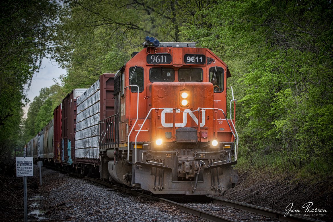 Canadian National 9611 leads the daily Futon to Paducah local, northbound on the Paducah and Louisville Railways (PAL) Maxon Subdivision as they work their way to the PAL yard in Paducah, Ky on April 21st, 2023, to conduct their interchange work.

Tech Info: Nikon D800, RAW, Sigma 150-600mm @ 150mm, f/5.6, 1/500, ISO 800.

#trainphotography #railroadphotography #trains #railways #jimpearsonphotography #trainphotographer #railroadphotographer, cn, CanadianNationalRailway, PaducahKy