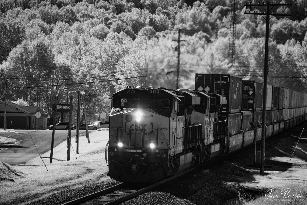 In this weeks Saturday Infrared photo, we find CSXT 3173 leading hot intermodal I028 as it passes through downtown Mortons Gap, Ky as it heads north on the CSX Henderson Subdivision on September 30th, 2023.

Tech Info: Fuji XT-1, RAW, Converted to 720nm B&W IR, Nikon 70-300 @ 110mm, f/5.6, 1/680, ISO 400.

#trainphotography #railroadphotography #trains #railways #jimpearsonphotography #infraredtrainphotography #infraredphotography #trainphotographer #railroadphotographer