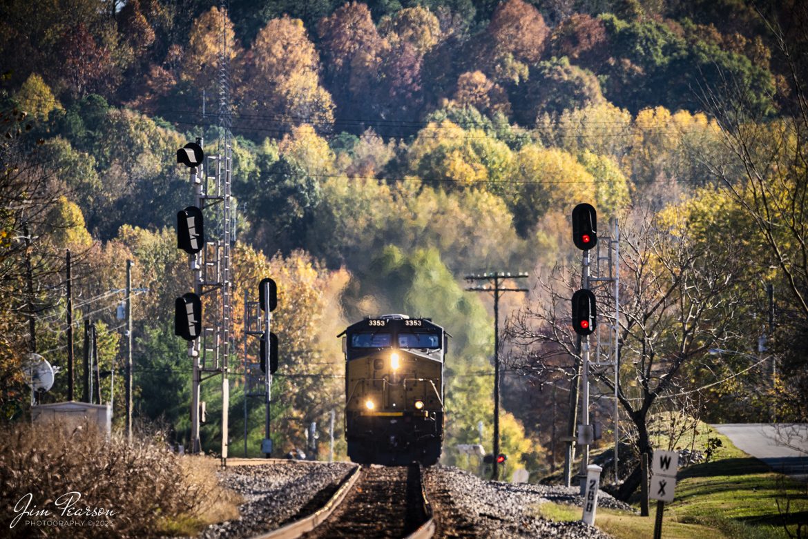 CSXT 3353 leads hot intermodal I026 as it heads north through Mortons Junction on November 1st, 2023, on the CSX Henderson Subdivision in full fall splendor!

Tech Info: Nikon D810, RAW, Sigma 150-600 @ 480mm, f/6, 1/500, ISO 500.

#trainphotography #railroadphotography #trains #railways #trainphotographer #railroadphotographer #jimpearsonphotography #NikonD810 #KentuckyTrains #CSXHendersonSubdivision #csxt