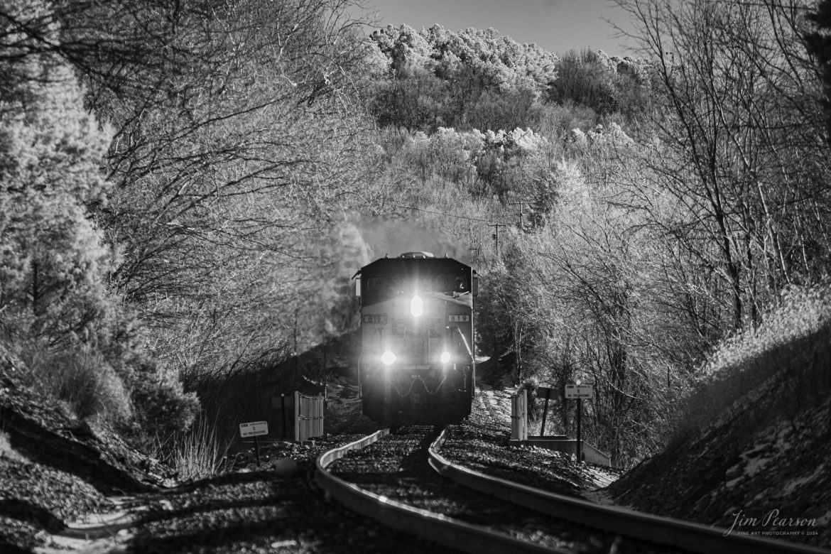 In this week’s Saturday Infrared Photo, we catch CSX intermodal I128 as it climbs the hill out of  Mortons Junction as it heads north on January 17th, 2024, on the Henderson Subdivision.

Tech Info: Fuji XT-1, RAW, Converted to 720nm B&W IR, Nikon 70-300 @ 220mm, f/5.6, 1/600, ISO 400.

#trainphotography #railroadphotography #trains #railways #jimpearsonphotography #infraredtrainphotography #infraredphotography #trainphotographer #railroadphotographer #csxrailroad #infraredphotography #trending