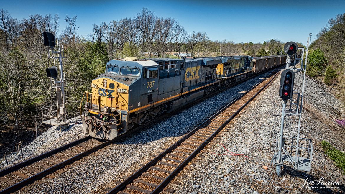 CSXT 787 leads CSX loaded coal train C319, Evansville, IN (EVWR) - Cross, SC,  southbound as it passes the signals at the north end of Kelly, Ky, on April 6th, 2024, with, on the CSX Henderson Subdivision.

Tech Info: DJI Mavic 3 Classic Drone, RAW, 22mm, f/2.8, 1/1250, ISO 100.