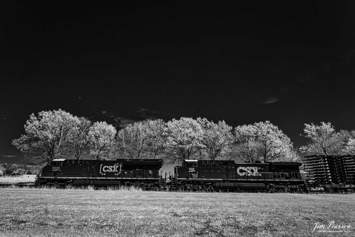 In this week’s Saturday Infrared photo, we catch CSX 3329 and 108 leading a northbound M512 as they approach the north end of the siding at Crofton, Ky on April 6th, 2024, on the CSX Henderson Subdivision.

Tech Info: Fuji XT-1, RAW, Converted to 720nm B&W IR, Nikon 10-24mm @ 10mm, f/5.6, 1/340, ISO 400.