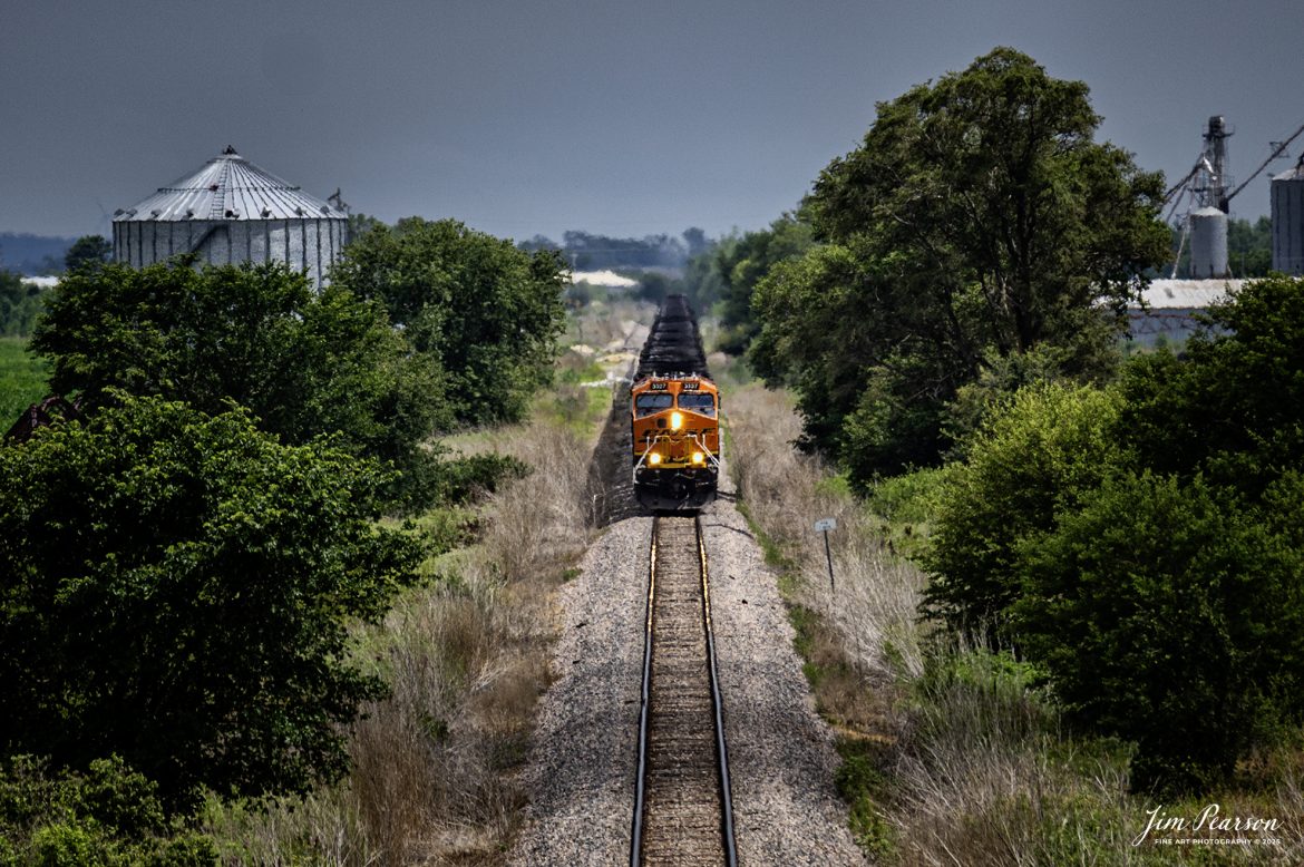 BNSF 3347 leads an empty coal train as it heads north on the BNSF Napier Subdivision at Percival, Iowa under treating skies, on June 24th, 2025.

Tech Info: Nikon Z6ii, RAW, Nikon 70-300 @ 300mm, f/5.6, 1/1600, ISO 220

#railroad #railroads #train, #trains #railway #railway #steamtrains #railtransport #railroadengines #picturesoftrains #picturesofrailways #besttrainphotograph #bestphoto #photographyoftrains #bestsoldpicture #JimPearsonPhotography #bnsf