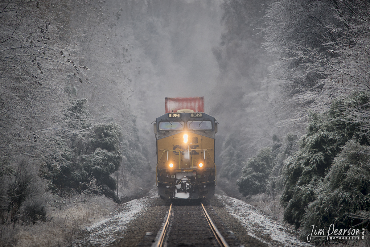 November 15, 2018 - CSX's hot intermodal, Q025 (Bedford Park, IL - Jacksonville, FL),  passes through an ice forest of trees as it heads south out of Mortons Gap, Ky on the Henderson Subdivision, with CSXT 862 leading the way. - #jimstrainphotos #kentuckyrailroads #trains #nikond800 #railroad #railroads #train #railways #railway #csx #csxrailroad