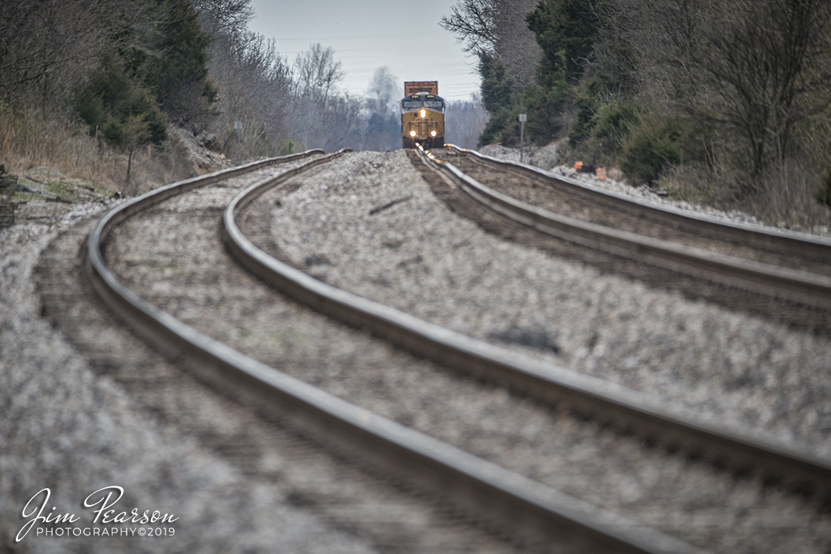 March 13, 2019 - CSX intermodal Q026-12, Jacksonville, FL - Bedford Park, IL, pulls up hill as it comes out of the valley pulling its 13,000+ train as it heads north on the Henderson Subdivision at Kelly, Ky. - #jimstrainphotos #kentuckyrailroads #trains #nikond800 #railroad #railroads #train #railways #railway #csx #csxrailroad