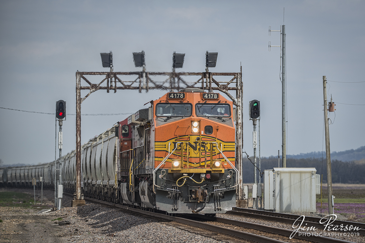 WEB-04.06.19 BNSF 4178 NB grain at Jonesboro, IL