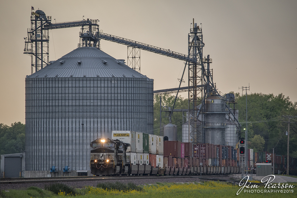 WEB-04.27.19 NS 223 EB at Lyle Station, Princeton, IN