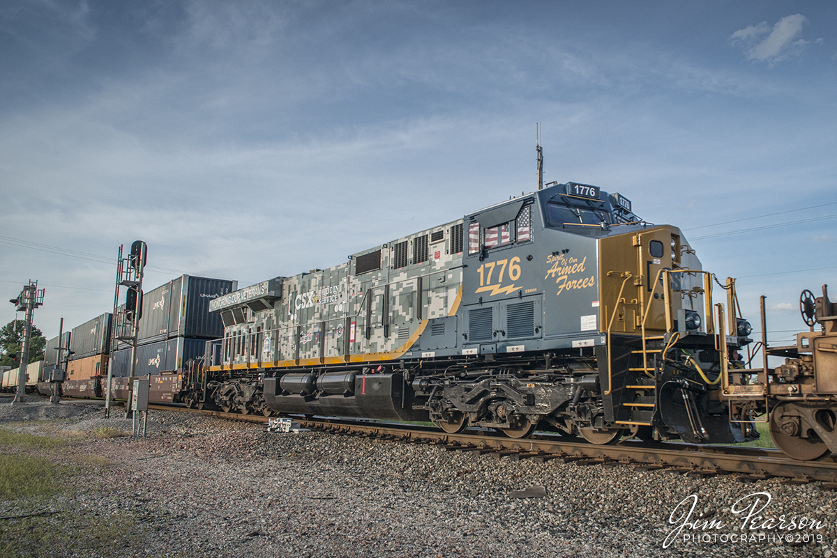 WEB-05.18.19 CSX Q026-17 with CSXT 1776 DPU NB at NE Allaince, Princeton, IN