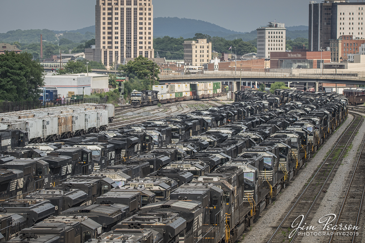 WEB-05.25.19 NS 217 heads West out of Roanoke, VA