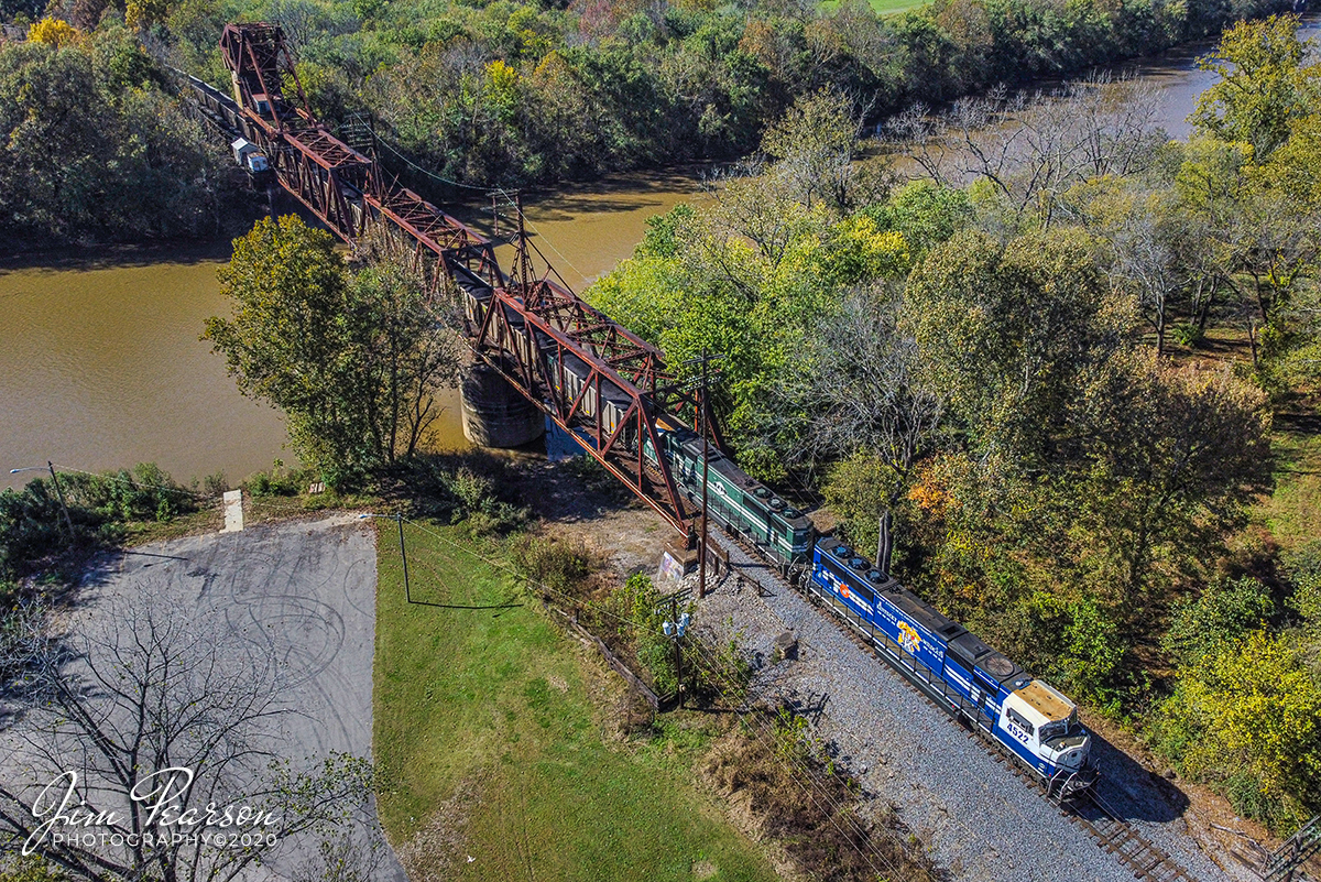 Paducah & Louisville LG1 Northbound

Paducah and Louisville Railway's University of Kentucky Locomotive 4522 leads LG1, a northbound Louisville Gas and Electric load of coal across the drawbridge at Rockport, Kentucky on October 30, 2020.

Tech Info: DJI Mavic Mini Drone, JPG, 4.5mm (24mm equivalent lens) f/2.8, 1/1250, ISO 100.