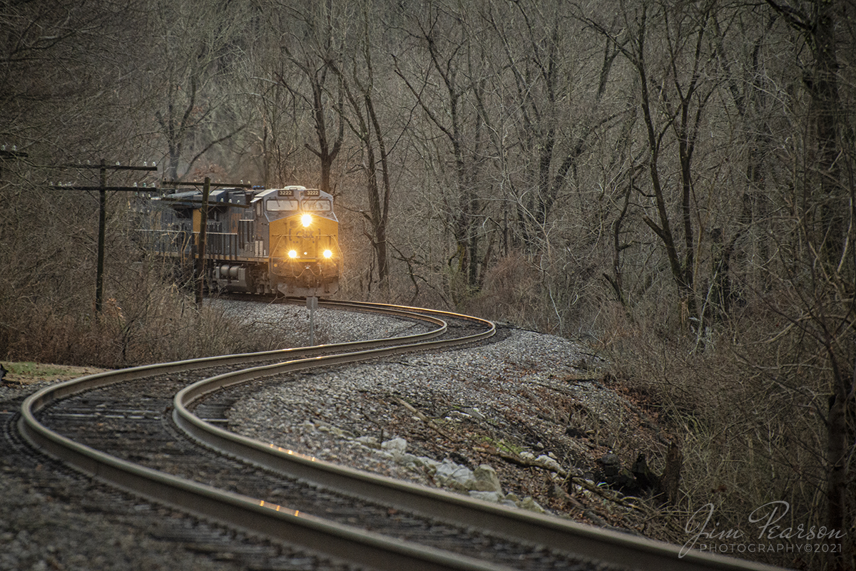 CSXT 3222 heads north on EVWR out of Evansville, Indiana

After picking up empty coal train CSX E302 (Stilesboro, GA - Evansville, IN) at Howell Yard, a Evansville Western Railway crew heads north on their railroad as they approach the S curve, just south of the Peerless Road Crossing at in Evansville, Indiana with CSXT 3222 leading the way on New Years Day, January 1st, 2021.

Tech Info: Nikon D800, RAW, Nikon 70-300 @270mm, f/5.6, 1/320, ISO 5000.